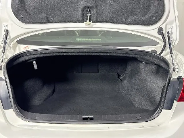 Infiniti Q50 photo 30