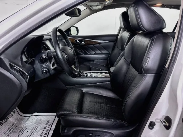 Infiniti Q50 photo 15