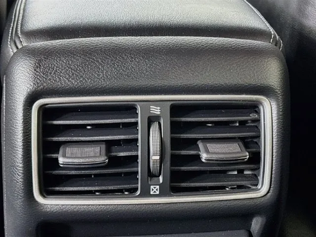 Infiniti Q50 photo 29