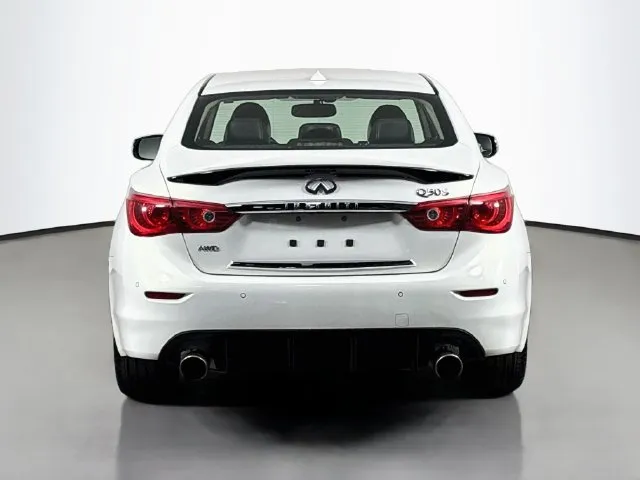 Infiniti Q50 photo 8
