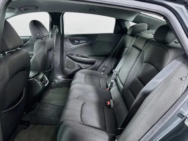 Chevrolet Malibu photo 18
