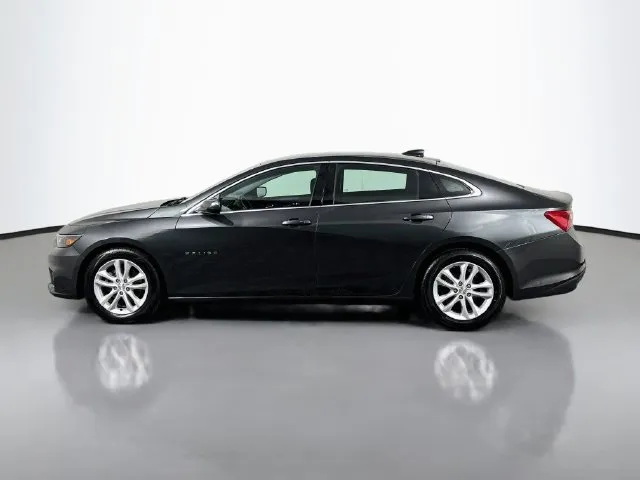 Chevrolet Malibu photo 2