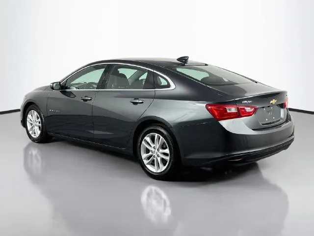 Chevrolet Malibu photo 3