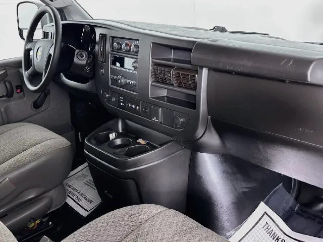 Chevrolet Express photo 11