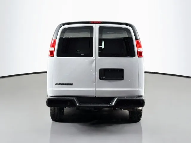 Chevrolet Express photo 7