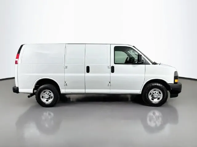 Chevrolet Express photo 5