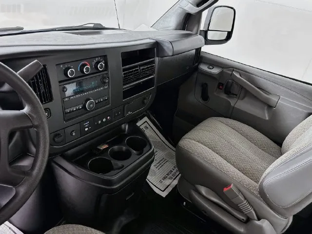 Chevrolet Express photo 10