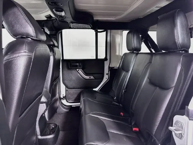 Jeep Wrangler JK photo 18
