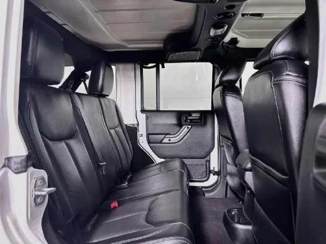 Jeep Wrangler JK photo 19