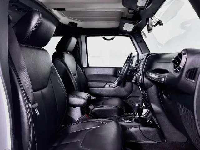 Jeep Wrangler JK photo 17