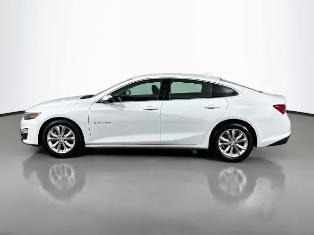 Chevrolet Malibu photo 2