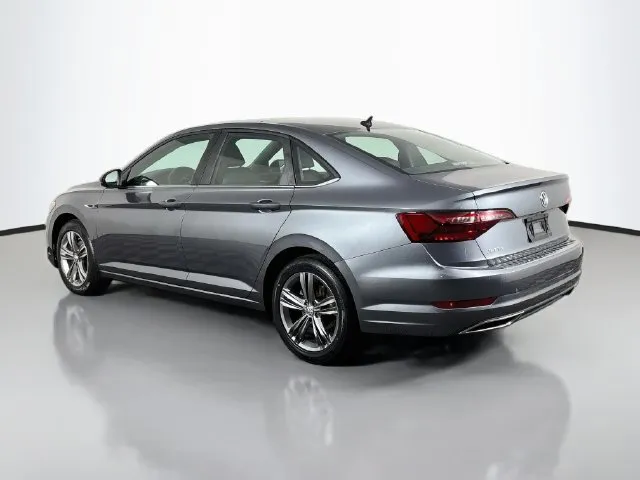 Volkswagen Jetta photo 3