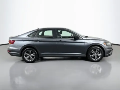 More photos of 2019 Volkswagen Jetta R-Line at Superior Motor Company, MD