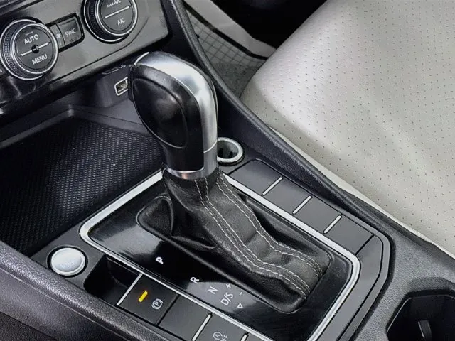 Volkswagen Jetta photo 23