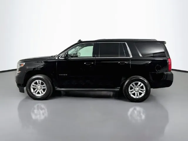Chevrolet Tahoe photo 2