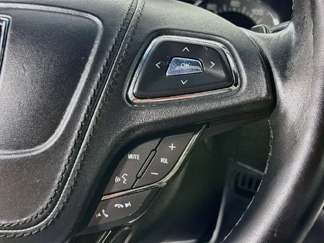 Lincoln MKZ photo 12