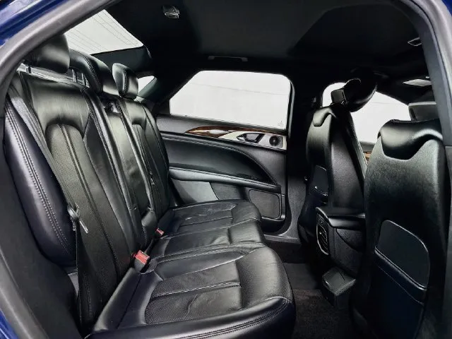 Lincoln MKZ photo 19