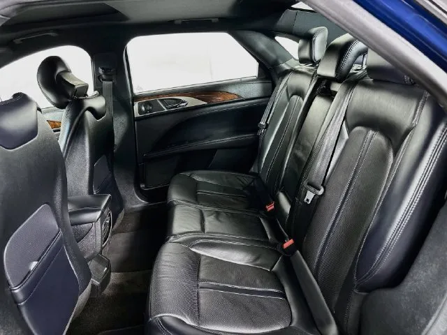 Lincoln MKZ photo 18