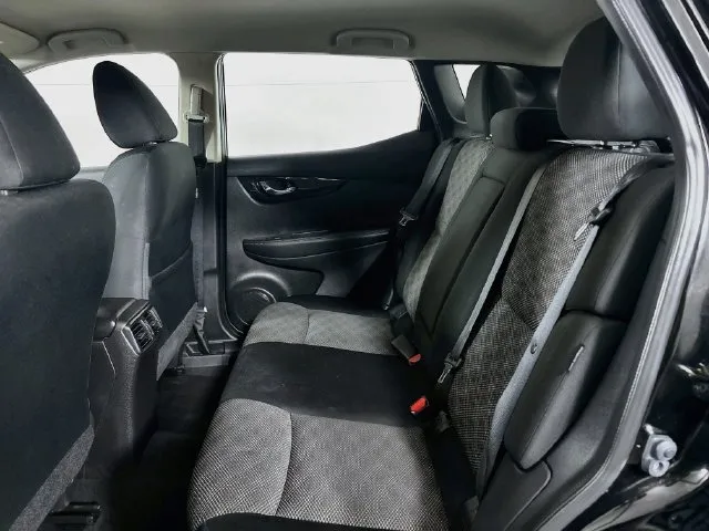 Nissan Rogue Sport photo 18