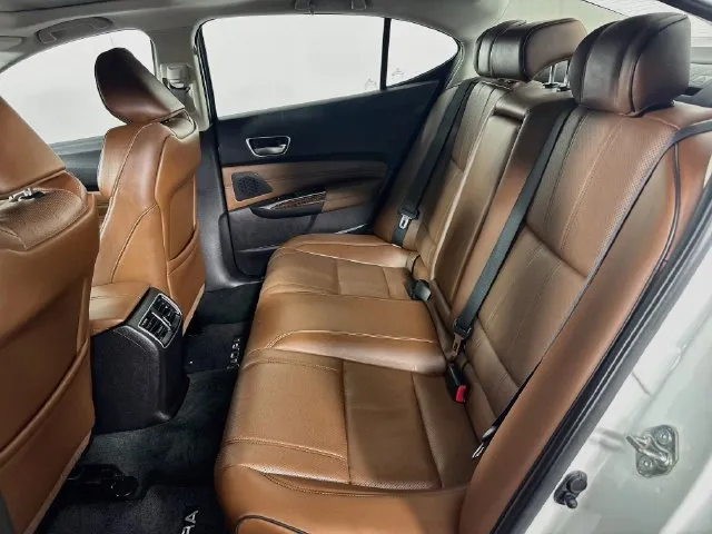 Acura TLX photo 18