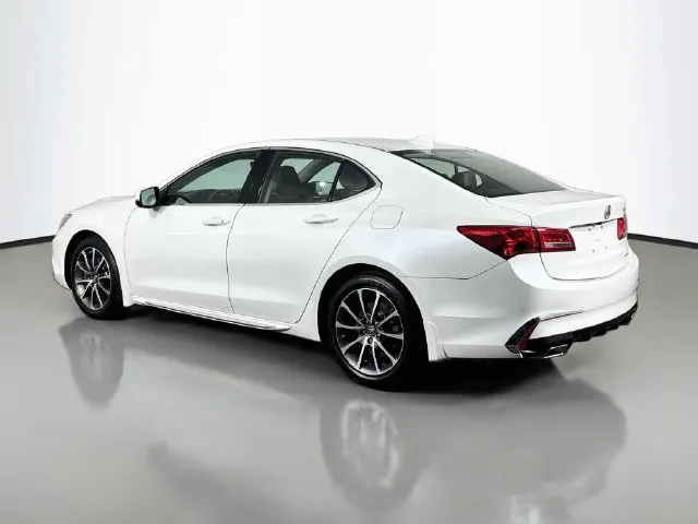 Acura TLX photo 3