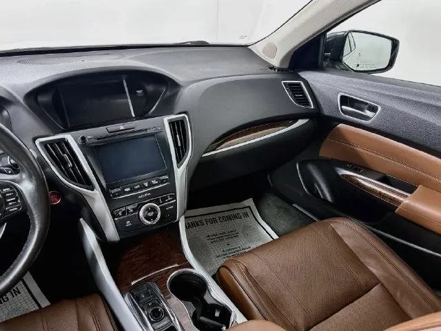 Acura TLX photo 13