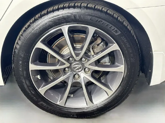 Acura TLX photo 32