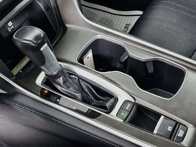 Honda Accord photo 24
