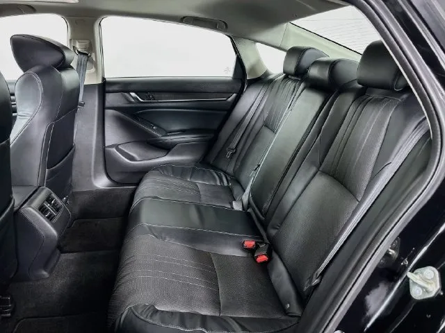 Honda Accord photo 18