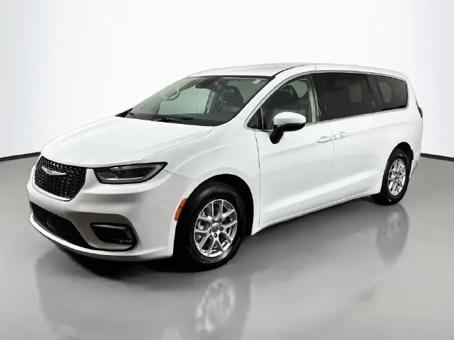 White 2023 Chrysler Pacifica Touring L for sale in Bel Air, MD