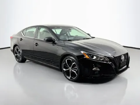 More photos of 2022 Nissan Altima 2.5 SR at Superior Motor Company, MD