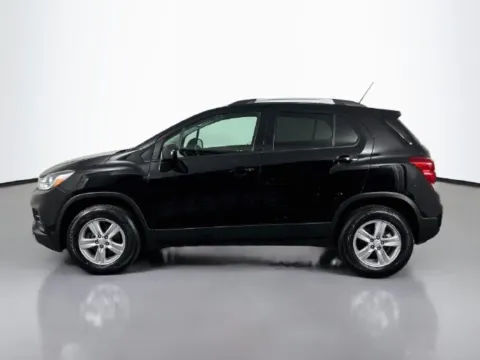 Photos of 2022 Chevrolet Trax LT for sale in Bel Air, MD at Superior Motor Company