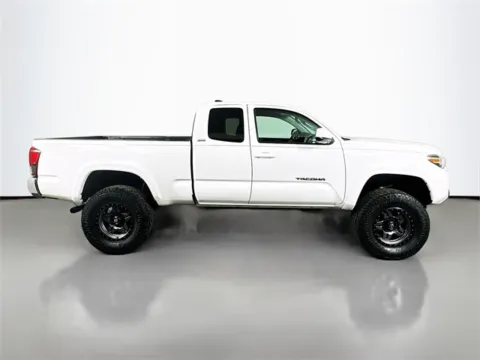 More photos of 2022 Toyota Tacoma SR5 at Superior Motor Company, MD
