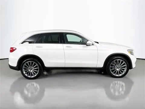 More photos of 2019 Mercedes-Benz GLC 300 at Superior Motor Company, MD