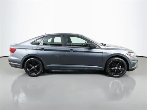 More photos of 2019 Volkswagen Jetta R-Line at Superior Motor Company, MD