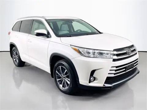 More photos of 2017 Toyota Highlander XLE at Superior Motor Company, MD