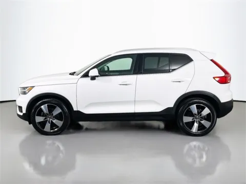 Photos of 2019 Volvo XC40 Momentum for sale in Bel Air, MD at Superior Motor Company