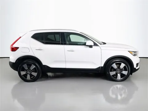 More photos of 2019 Volvo XC40 Momentum at Superior Motor Company, MD
