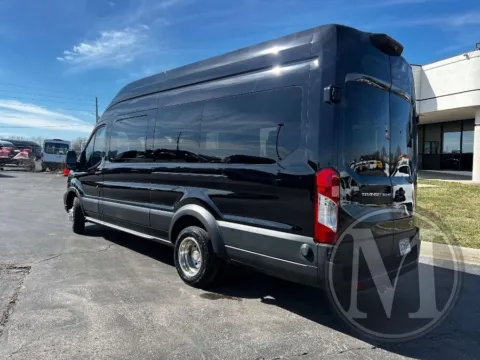 More photos of 2023 Ford U4X at Master's Transportation - Kansas City, MO