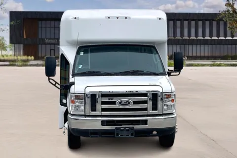 Photos of 2019 Ford E450 for sale in Kansas City, MO at Master's Transportation - Kansas City