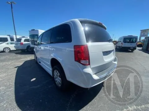 More photos of 2018 Dodge GRAND CARAVAN at Master's Transportation - Kansas City, MO