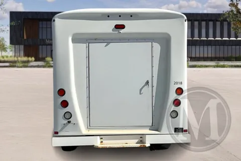 More photos of 2021 Ford E450 at Master's Transportation - Kansas City, MO