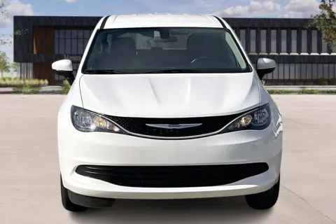 Photos of 2020 Chrysler VOYAGER for sale in Kansas City, MO at Master's Transportation - Kansas City