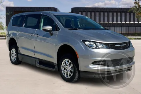 Silver 2021 Chrysler Voyager LX for sale in Kansas City, MO