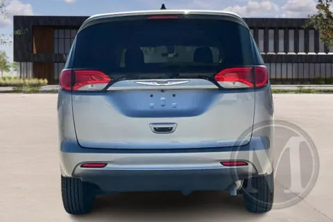 More photos of 2021 Chrysler Voyager LX at Master's Transportation - Kansas City, MO