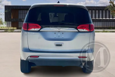 More photos of 2021 Chrysler Voyager LX at Master's Transportation - Kansas City, MO