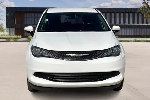 Photos of 2020 Chrysler VOYAGER for sale in Kansas City, MO at Master's Transportation - Kansas City
