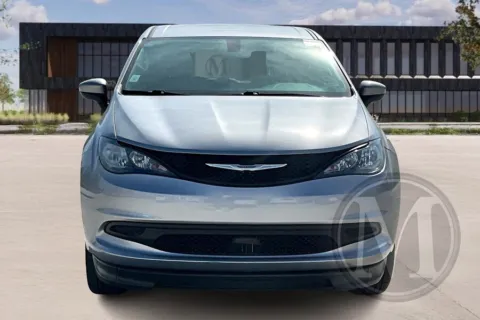 Photos of 2021 Chrysler Voyager LX for sale in Kansas City, MO at Master's Transportation - Kansas City