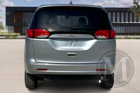 More photos of 2021 Chrysler Voyager LX at Master's Transportation - Kansas City, MO