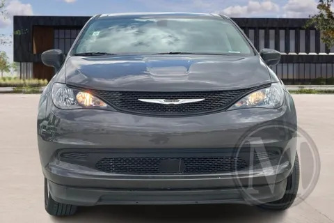 Photos of 2021 Chrysler Voyager LX for sale in Kansas City, MO at Master's Transportation - Kansas City